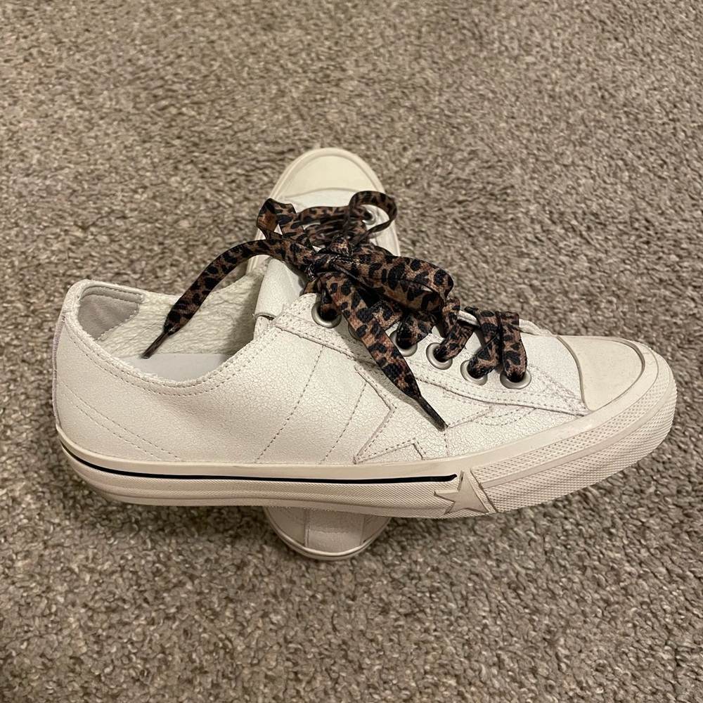 White leather sneaker